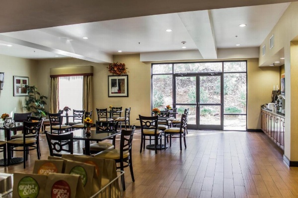 Comfort Suites Clayton - Garner image 7